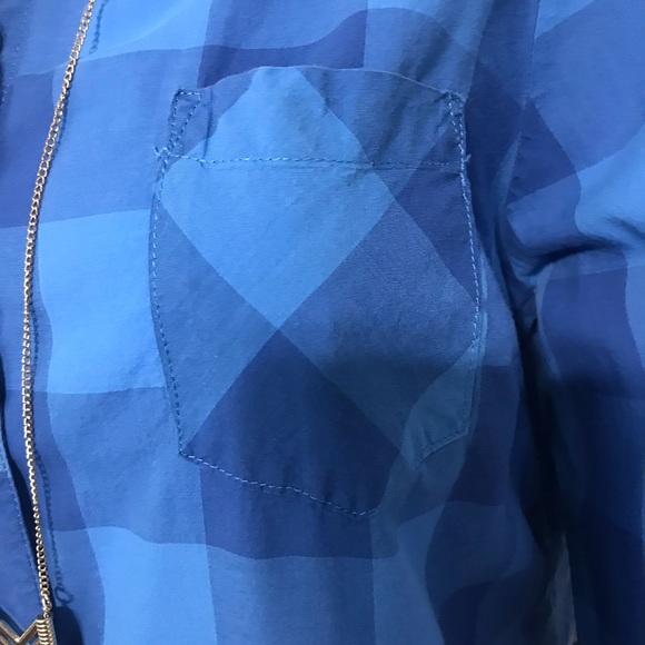 ‼️GAP Large Button Down Shirt‼️Cute Blue! A32 - Picture 2 of 8